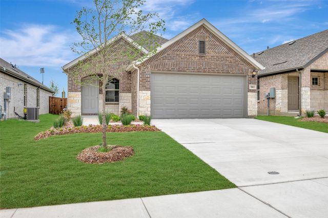 7003 Butterfield Drive, Sanger, TX 76266