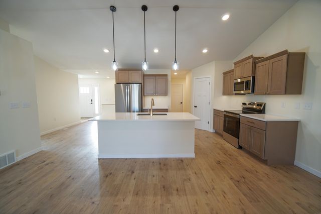 204 E Lillian Avenue, Conrad, IA 50621
