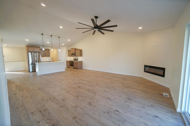204 E Lillian Avenue, Conrad, IA 50621