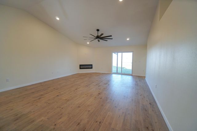 204 E Lillian Avenue, Conrad, IA 50621