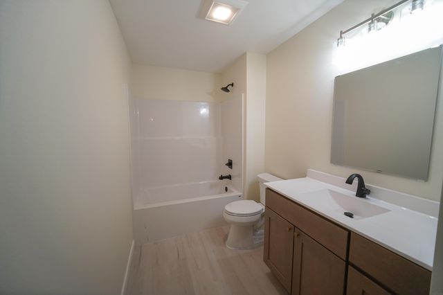 204 E Lillian Avenue, Conrad, IA 50621