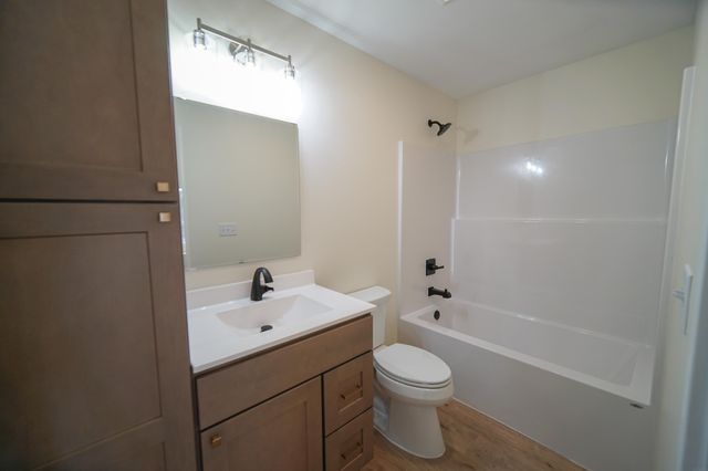 204 E Lillian Avenue, Conrad, IA 50621