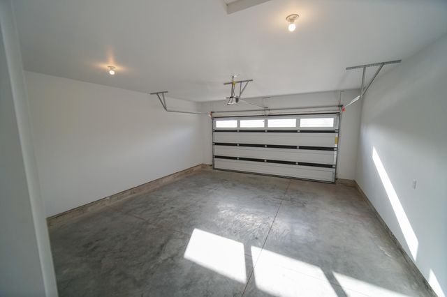 204 E Lillian Avenue, Conrad, IA 50621