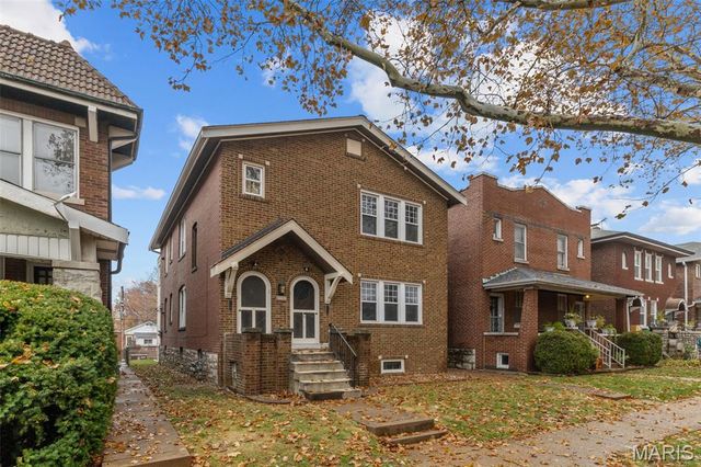 5185 Goethe Avenue, St Louis, MO 63109