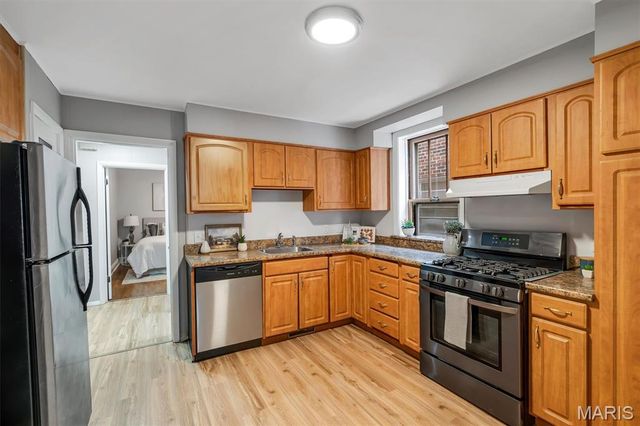 5185 Goethe Avenue, St Louis, MO 63109