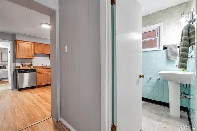 5185 Goethe Avenue, St Louis, MO 63109