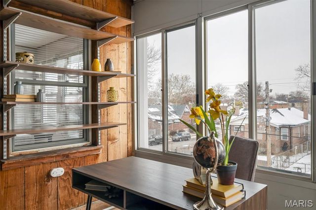 5185 Goethe Avenue, St Louis, MO 63109