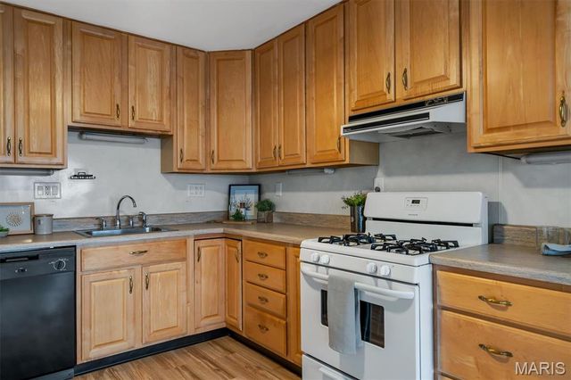 5185 Goethe Avenue, St Louis, MO 63109