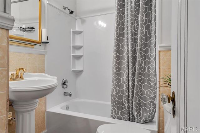 5185 Goethe Avenue, St Louis, MO 63109