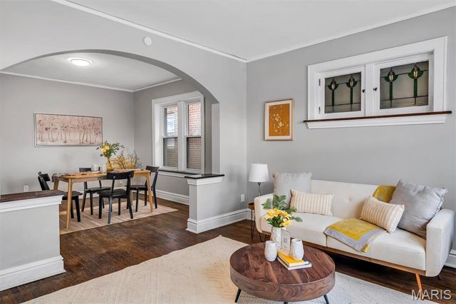 5185 Goethe Avenue, St Louis, MO 63109