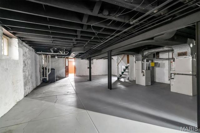 5185 Goethe Avenue, St Louis, MO 63109