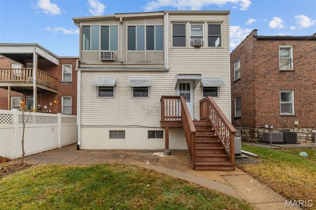 5185 Goethe Avenue, St Louis, MO 63109