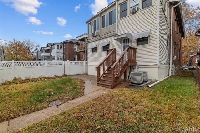 5185 Goethe Avenue, St Louis, MO 63109