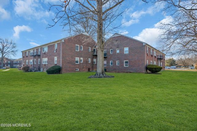 48 Stonehurst Boulevard C, Freehold, NJ 07728