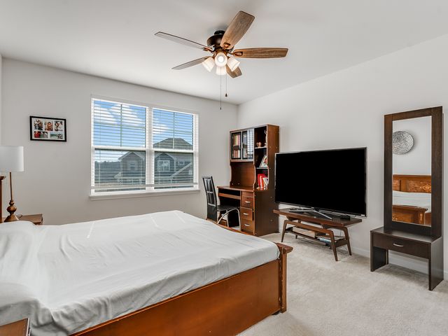 2552 Weatherbee Lane, Naperville, IL 60563