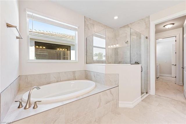 534 Kamari CV, Naples, FL 34114