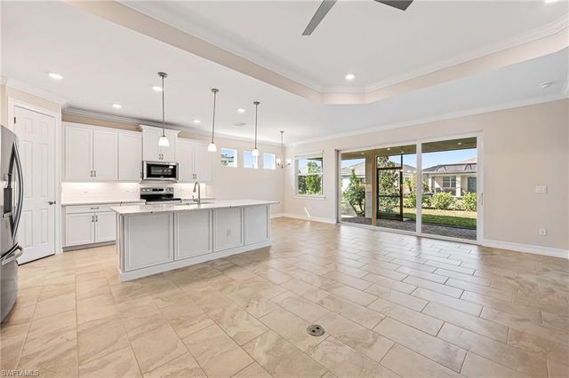 534 Kamari CV, Naples, FL 34114