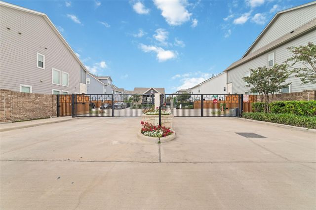 10974 Swang Link Drive, Houston, TX 77043