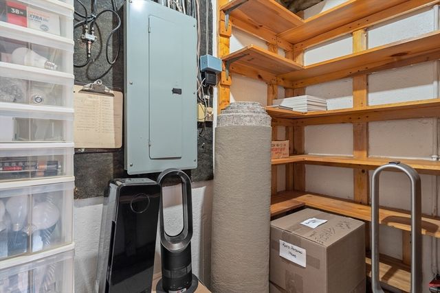 34 Danforth 34, Haverhill, MA 01830