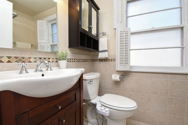 736 S Ashland Avenue, La Grange, IL 60525