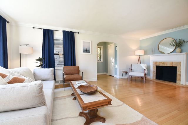 736 S Ashland Avenue, La Grange, IL 60525