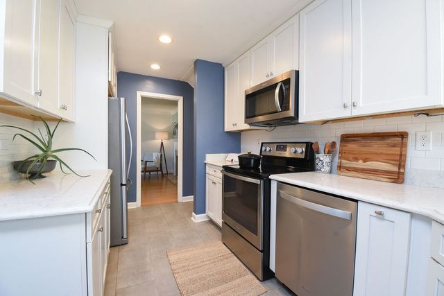 736 S Ashland Avenue, La Grange, IL 60525