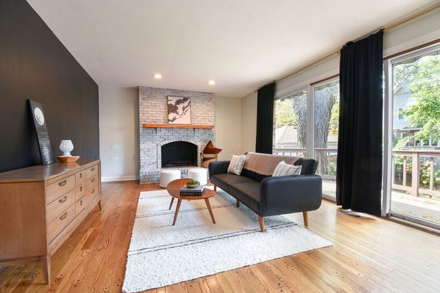 736 S Ashland Avenue, La Grange, IL 60525