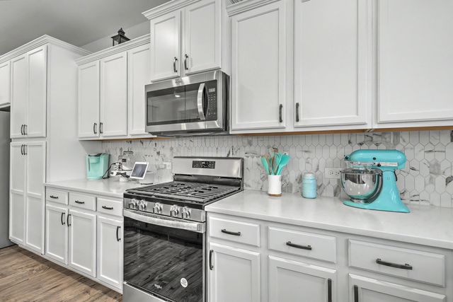 1054 Magnolia Warbler Way, Ravenel, SC 29470