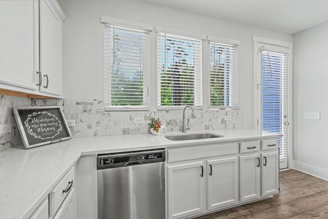 1054 Magnolia Warbler Way, Ravenel, SC 29470