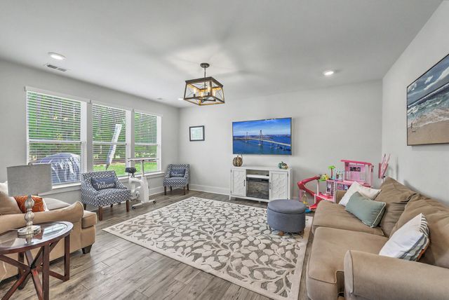 1054 Magnolia Warbler Way, Ravenel, SC 29470
