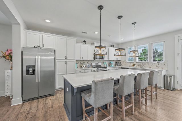 1054 Magnolia Warbler Way, Ravenel, SC 29470