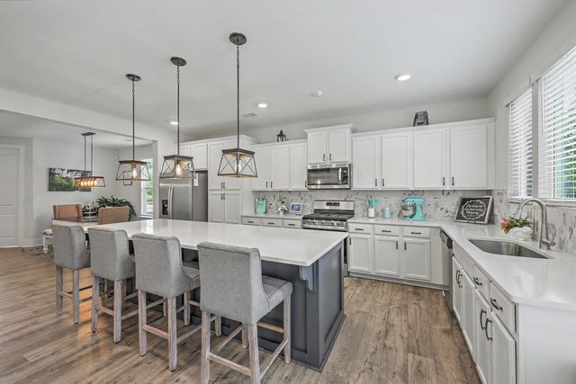 1054 Magnolia Warbler Way, Ravenel, SC 29470