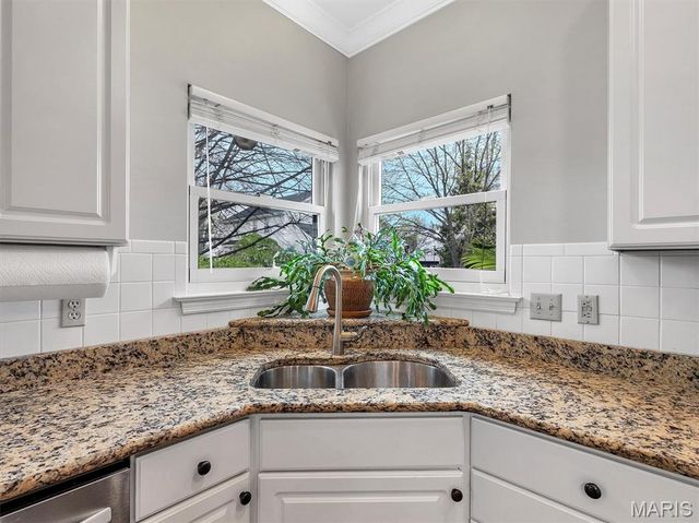 205 Harbour Pointe Drive, Wildwood, MO 63040