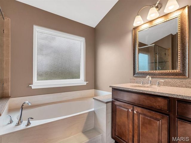 205 Harbour Pointe Drive, Wildwood, MO 63040