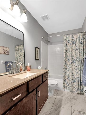 205 Harbour Pointe Drive, Wildwood, MO 63040