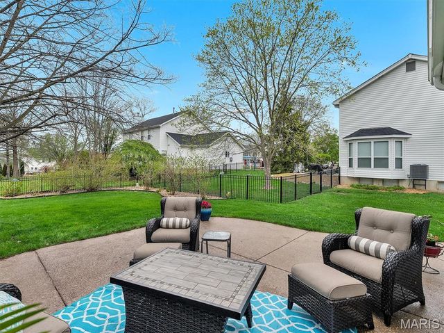 205 Harbour Pointe Drive, Wildwood, MO 63040