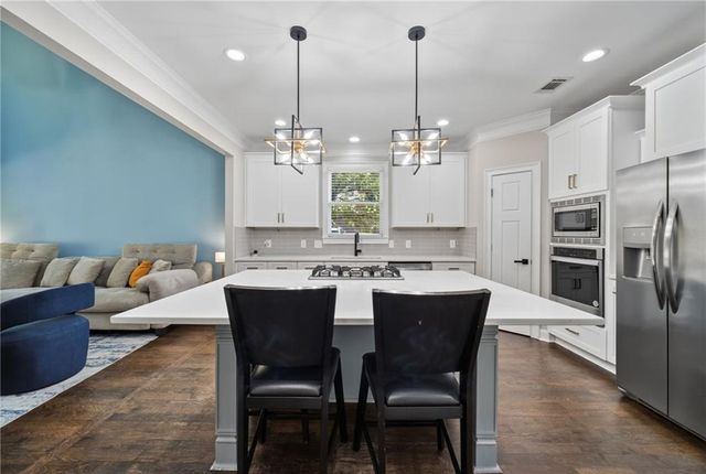 2073 Millcrest Drive, Hoschton, GA 30548