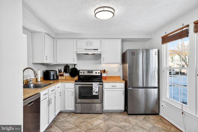 15400 NEMAN DR, Bowie, MD 20716