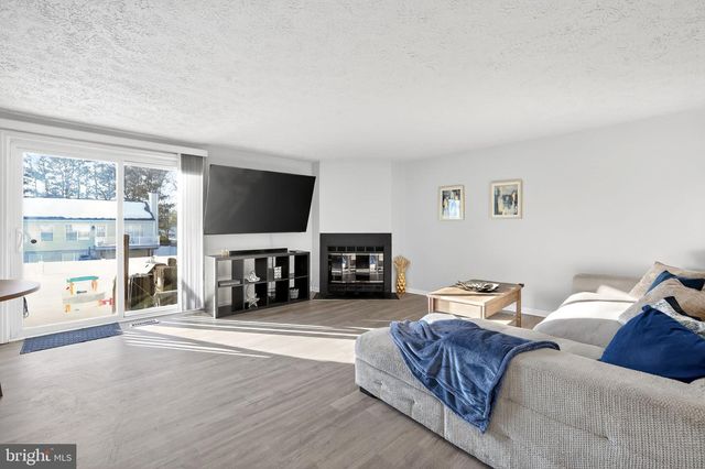 15400 NEMAN DR, Bowie, MD 20716