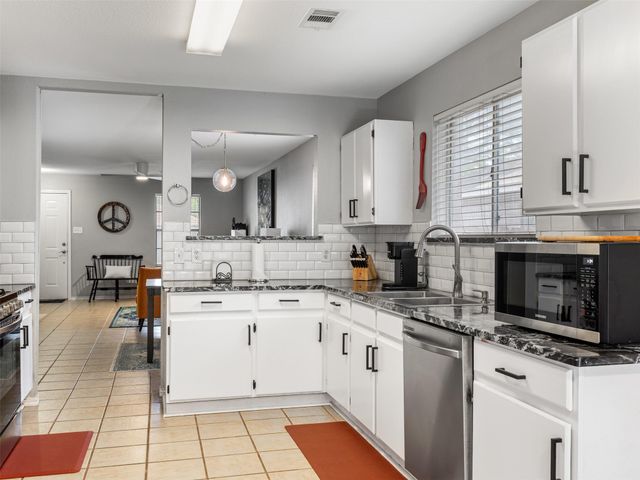 1104 Laurelleaf DR, Pflugerville, TX 78660
