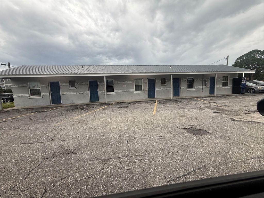 Image 2 of property listing at 6435 W HILLSBOROUGH AVENUE, Tampa, FL 33634