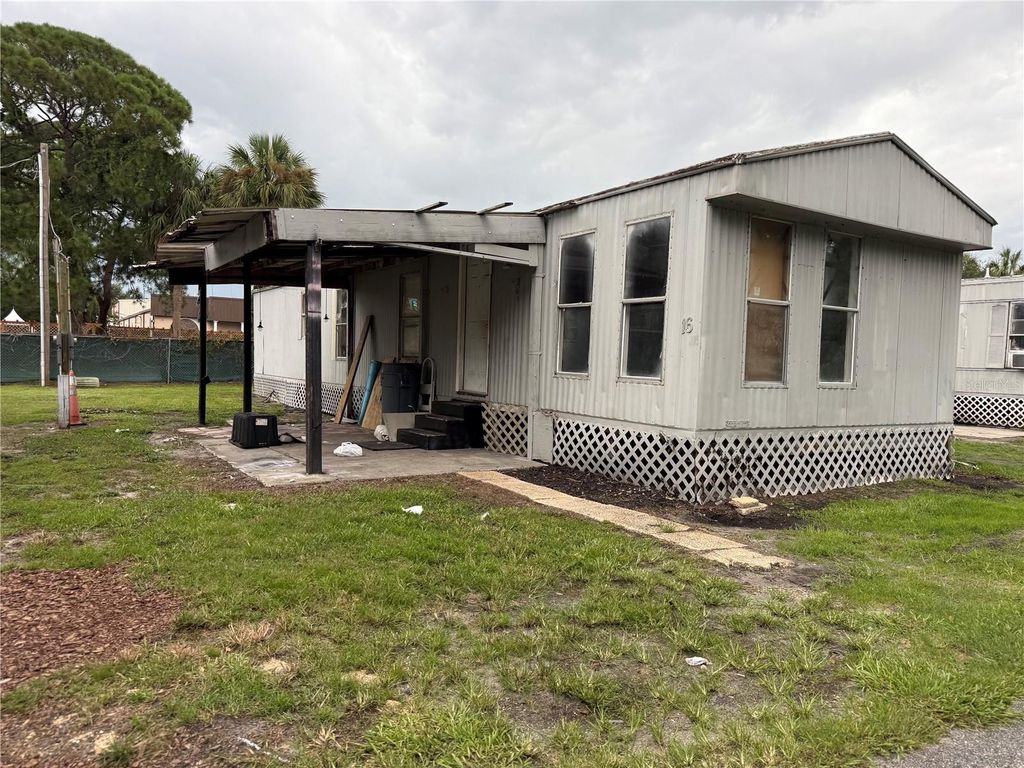 Image 7 of property listing at 6435 W HILLSBOROUGH AVENUE, Tampa, FL 33634