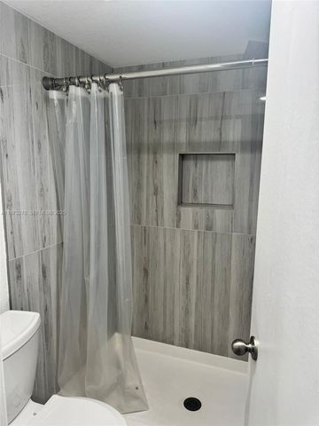 10332 Sunrise Lakes Boulevard 106, Sunrise, FL 33322