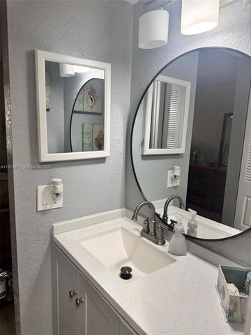 10332 Sunrise Lakes Boulevard 106, Sunrise, FL 33322