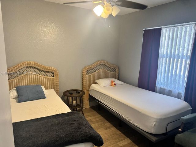 10332 Sunrise Lakes Boulevard 106, Sunrise, FL 33322