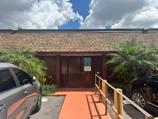 10332 Sunrise Lakes Boulevard 106, Sunrise, FL 33322