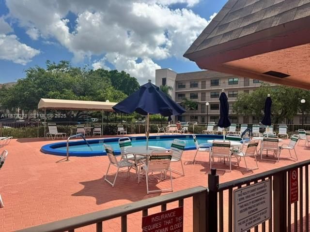 10332 Sunrise Lakes Boulevard 106, Sunrise, FL 33322