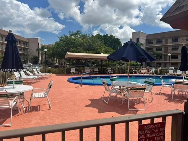 10332 Sunrise Lakes Boulevard 106, Sunrise, FL 33322