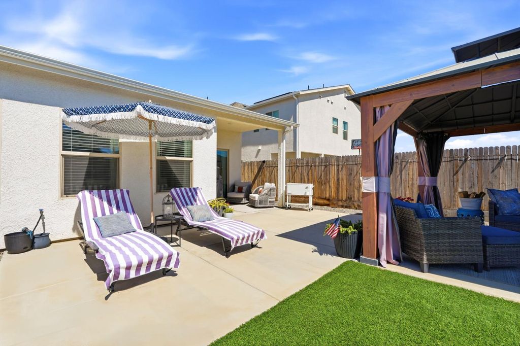 Image 45 of property listing at 2587 W Heather Lane, Hanford, CA 93230