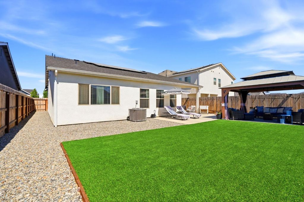 Image 47 of property listing at 2587 W Heather Lane, Hanford, CA 93230